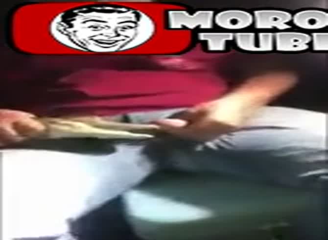 Video :Giving a crocodile a glimpse of your d-ck Clearly a poor decision!